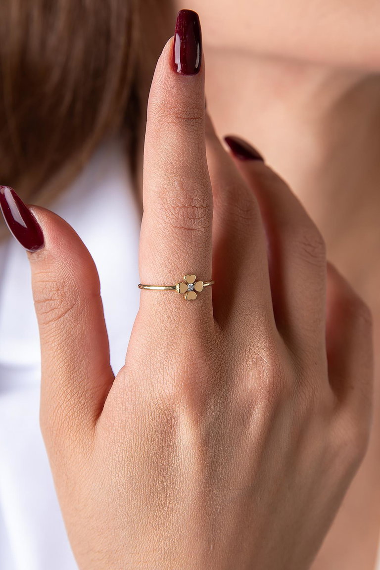 14 Ayar Altın Tektaş Detaylı Yonca Yüzük